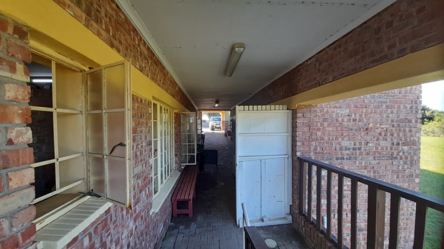 Commercial Property for Sale in Paradise Beach Eastern Cape